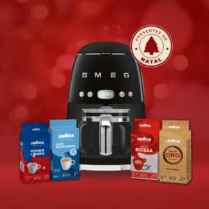 máquina smeg preta + chaleira smeg preta🎄 (cópia)